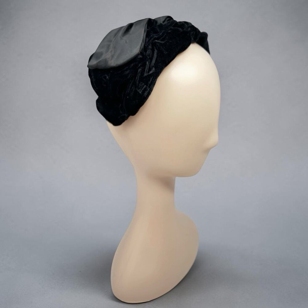 Vintage Black Velvet Cocktail Hat Satin Bow Jackie Kennedy 1960s